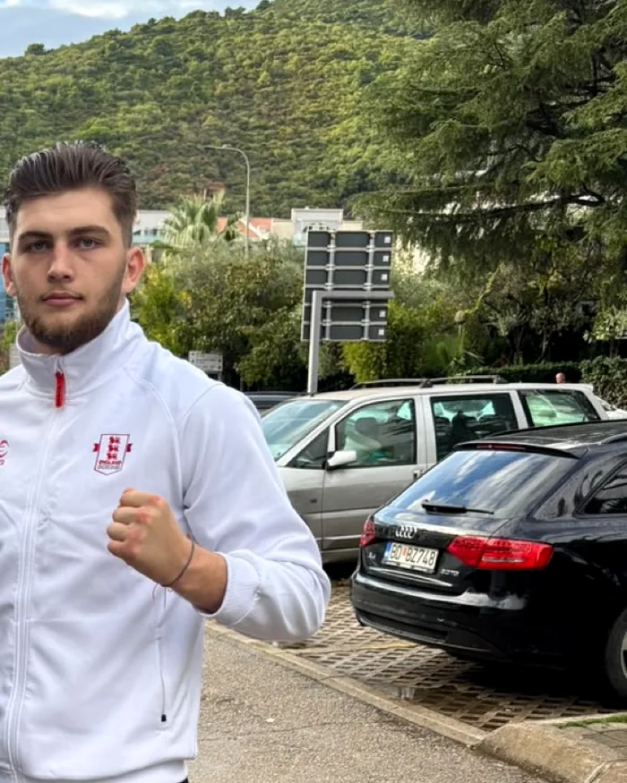 Slen Hughes, Intense Boxing heavyweight amateur and two-time national champion